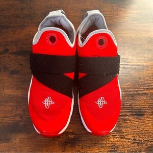 NIKE running / training Red Sneakers with Black Straps